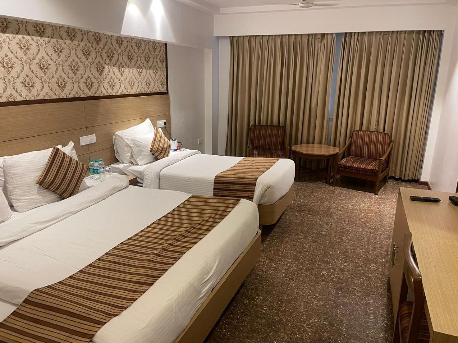 Hotel Amer Green'S Бхопал Экстерьер фото